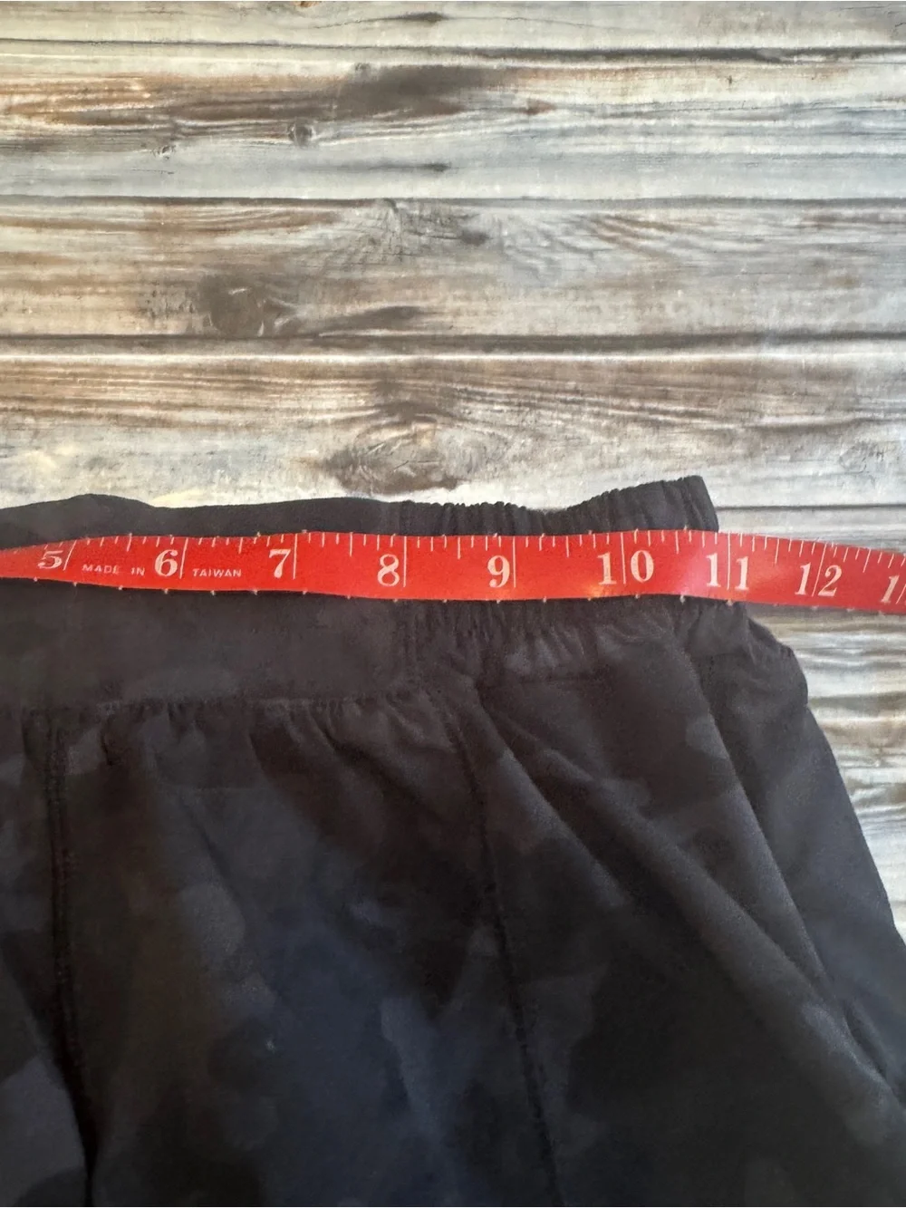 Lululemon Hotty Hot High Rise 4” Camo Multi Gray Black Athletic Shorts Sz 4